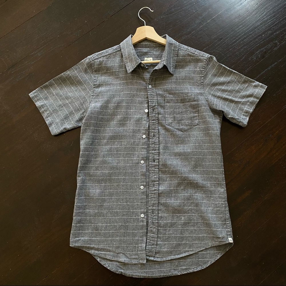 Bridge & Burn striped grey short sleeve button down, size S